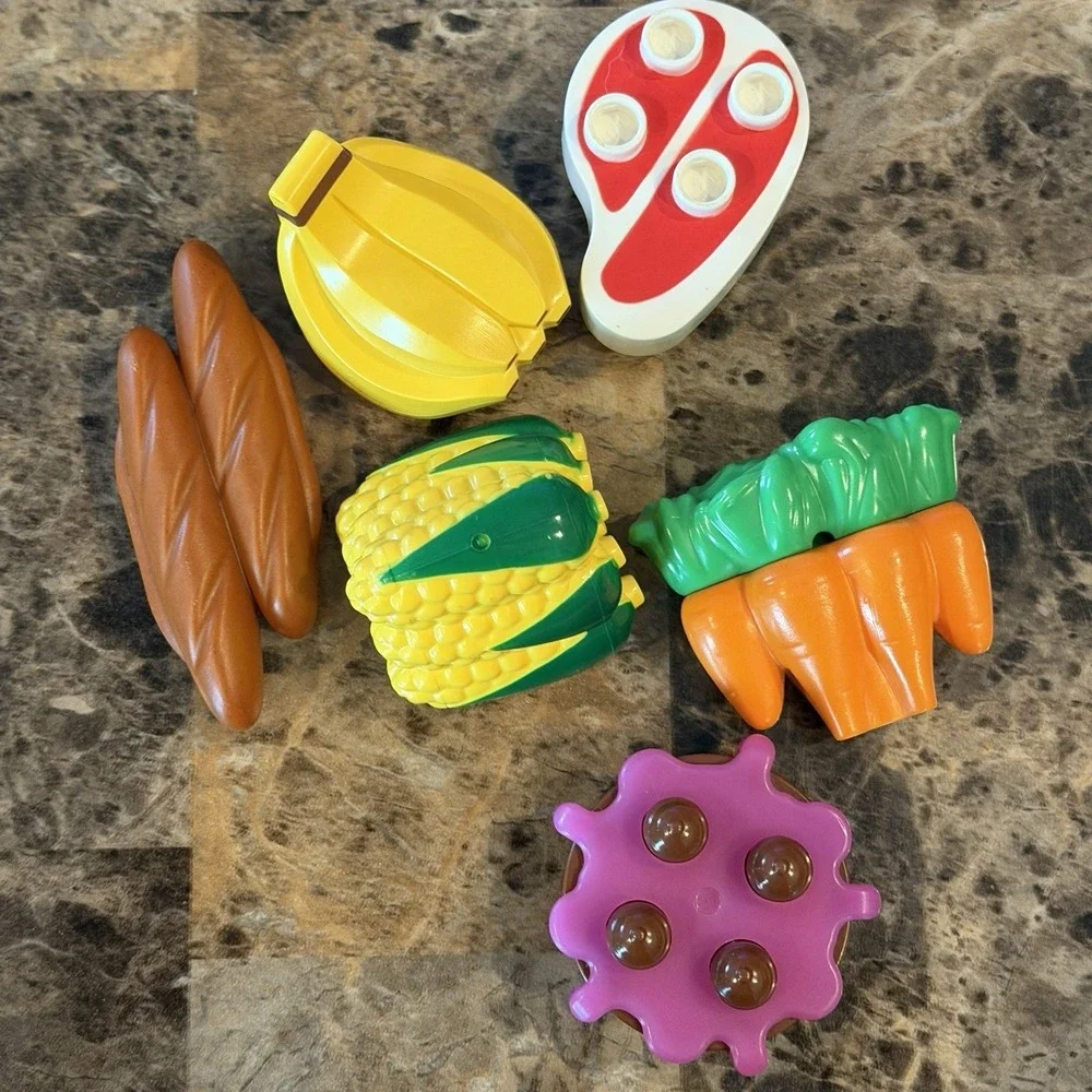 Lego Duplo Food Steak Bananas French Bread Loaves Corn Carrots Cake Collectible - Picture 2 of 5